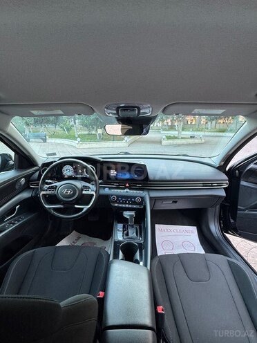Hyundai Elantra-9
