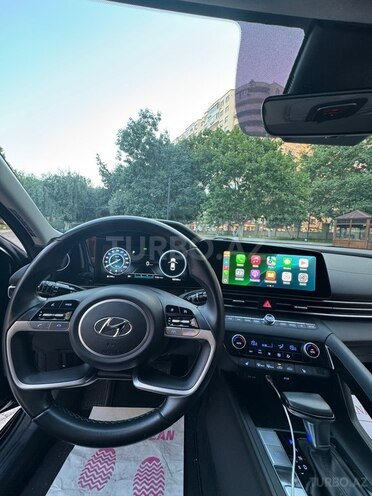 Hyundai Elantra-11