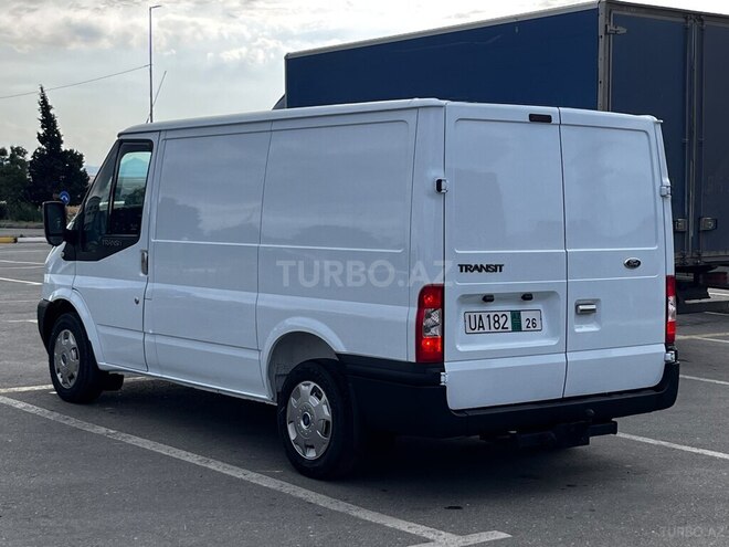 Ford Transit-5