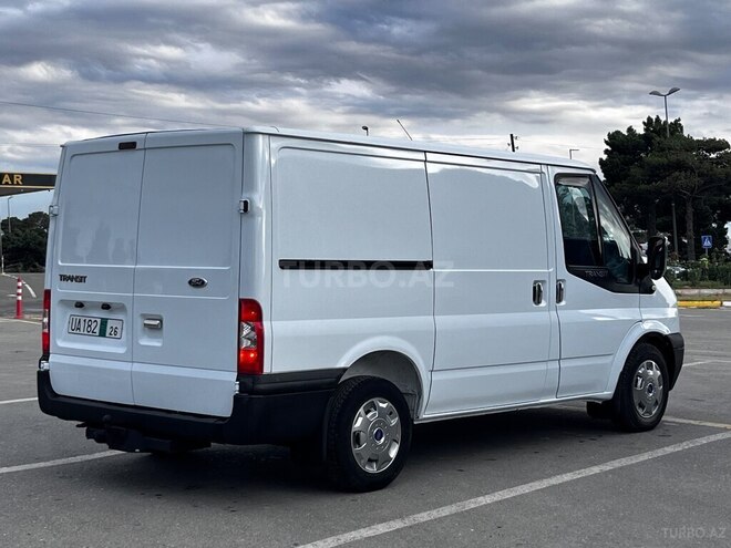 Ford Transit-6