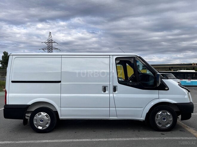 Ford Transit-7