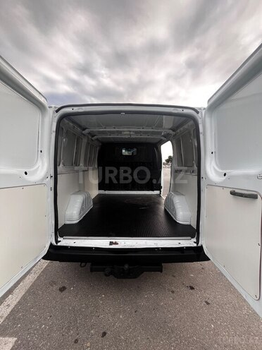 Ford Transit-12