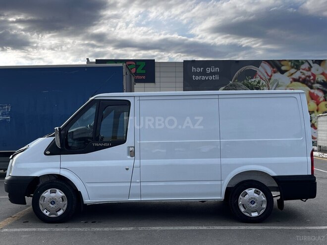 Ford Transit-11
