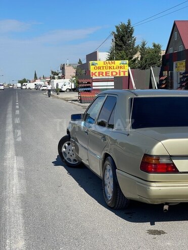 Mercedes 200 D-4