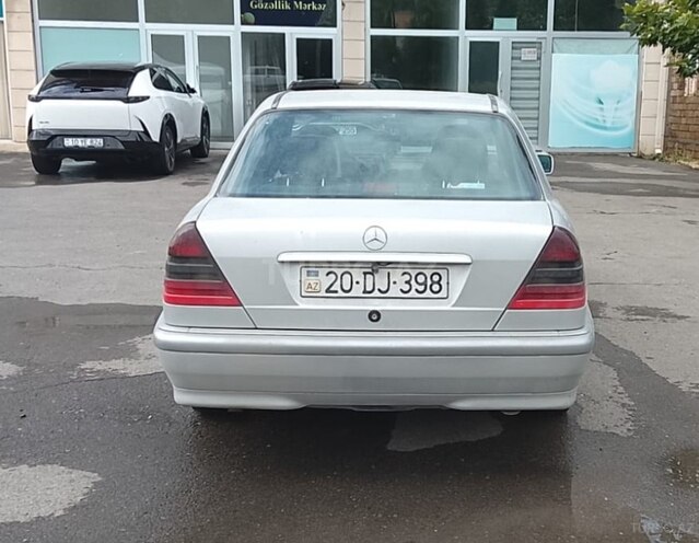 Mercedes C 180-4