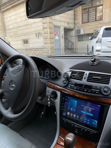 Mercedes E 240-4