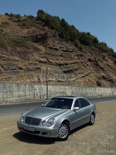 Mercedes E 240-5