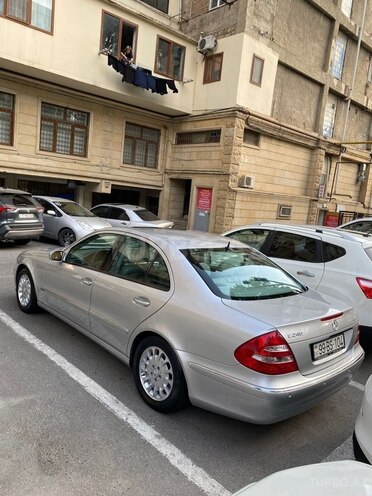 Mercedes E 240-2
