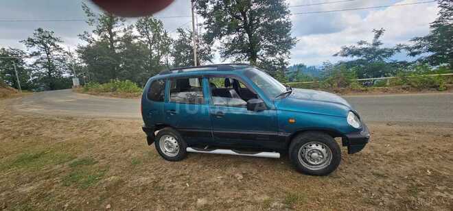Chevrolet Niva-4