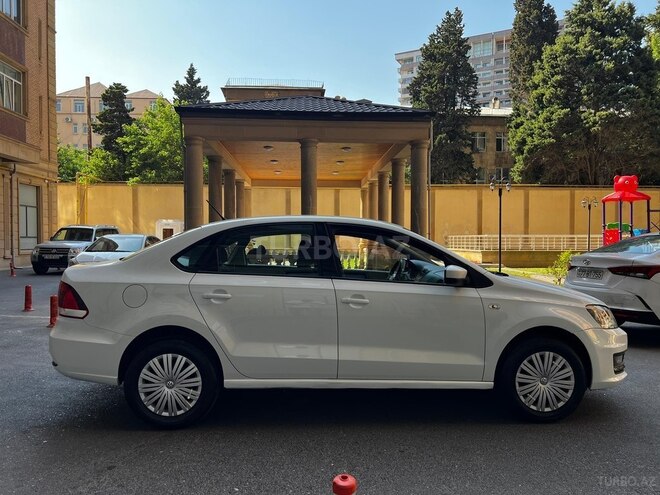 Volkswagen Polo-6