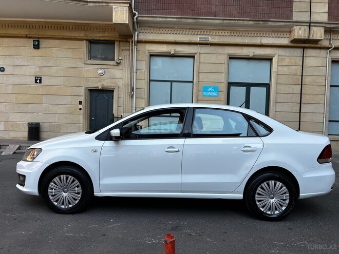 Volkswagen Polo-10