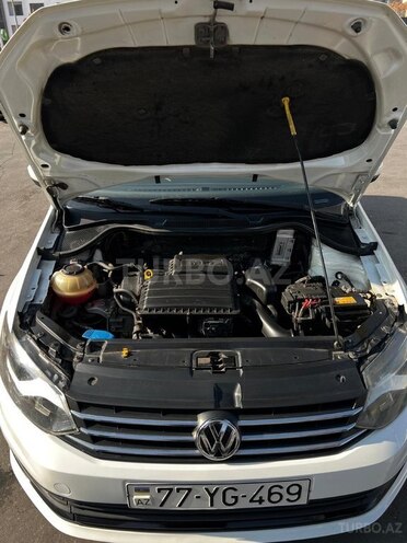 Volkswagen Polo-14