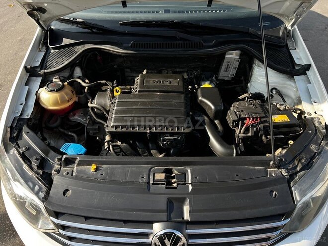 Volkswagen Polo-16