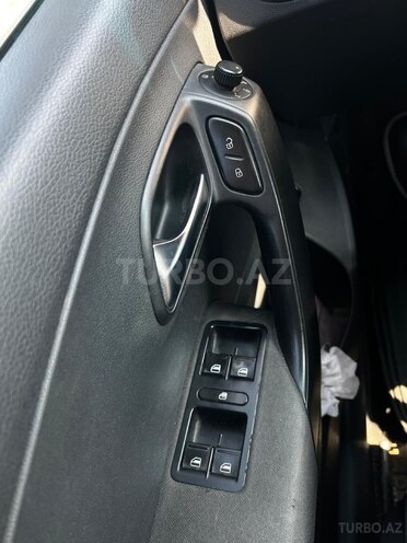 Volkswagen Polo-17