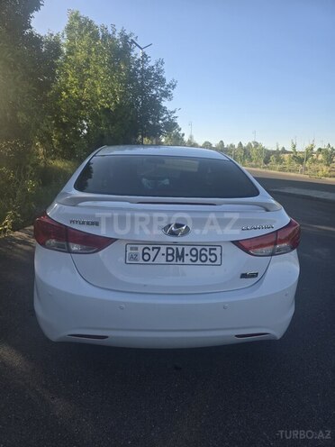 Hyundai Elantra-7