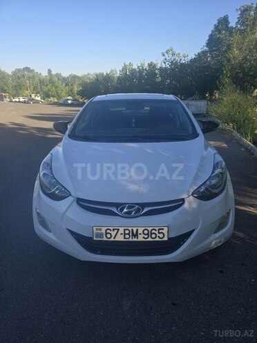 Hyundai Elantra-2