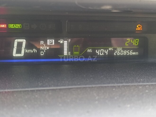 Toyota Prius V-6