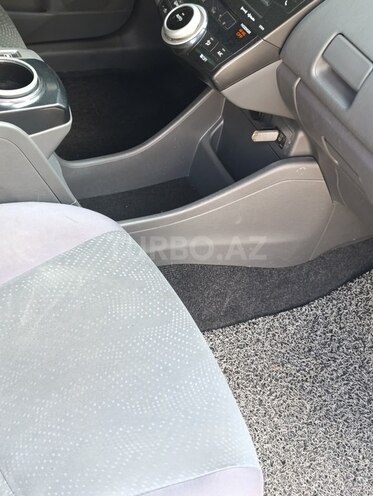 Toyota Prius V-12