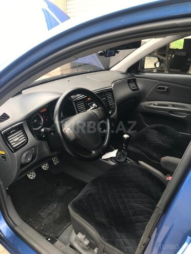Kia Rio-5