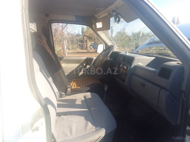 Volkswagen Transporter-7