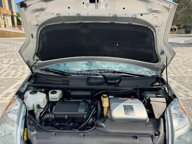 Toyota Prius-5