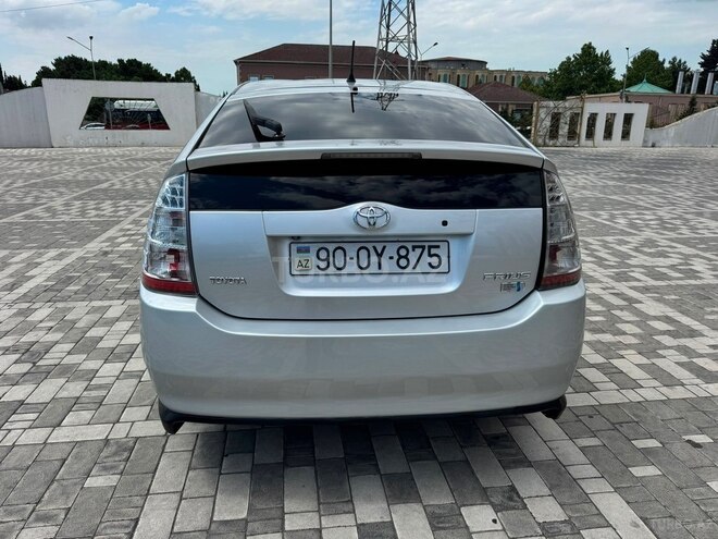 Toyota Prius-8