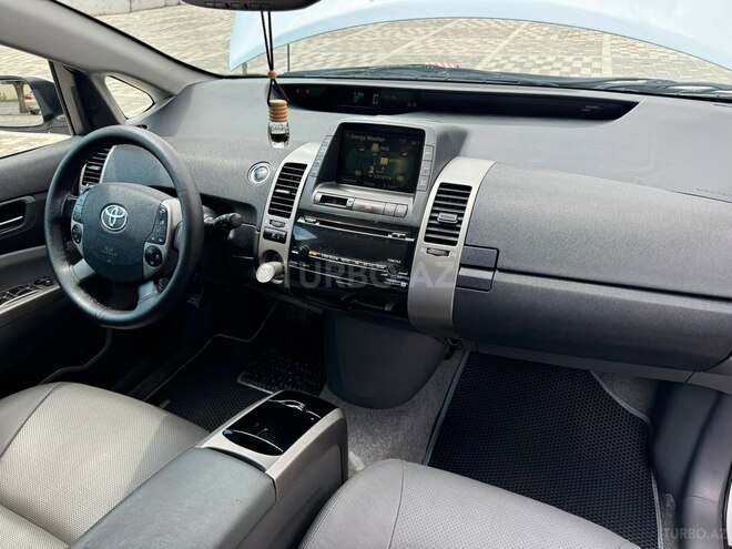 Toyota Prius-10