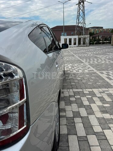 Toyota Prius-16