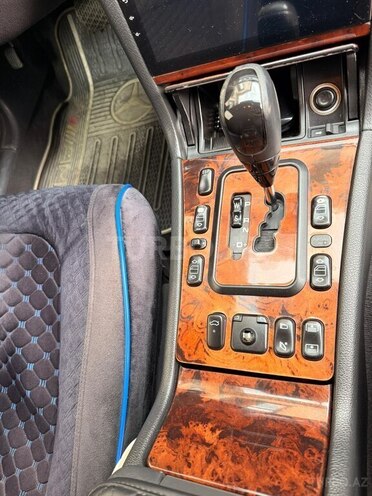 Mercedes E 240-12