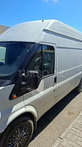 Ford Transit-3