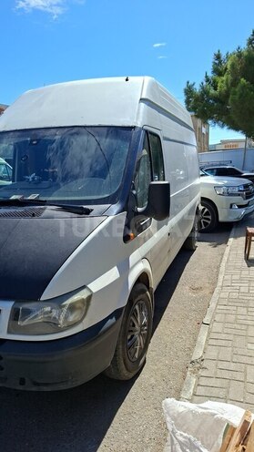 Ford Transit-4