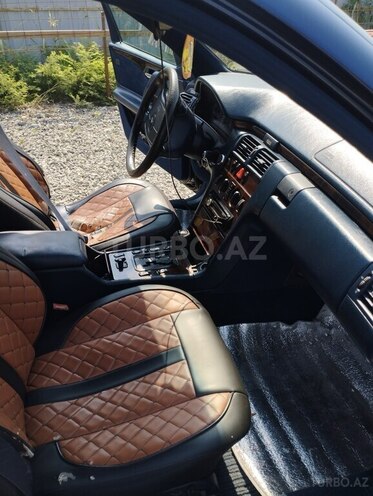 Mercedes E 230-2
