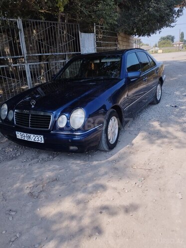 Mercedes E 230-7