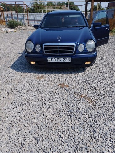 Mercedes E 230-5