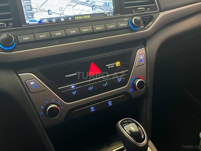 Hyundai Avante-12