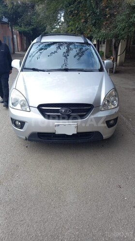 Kia Carens-1
