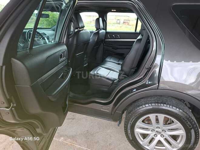 Ford Explorer-6