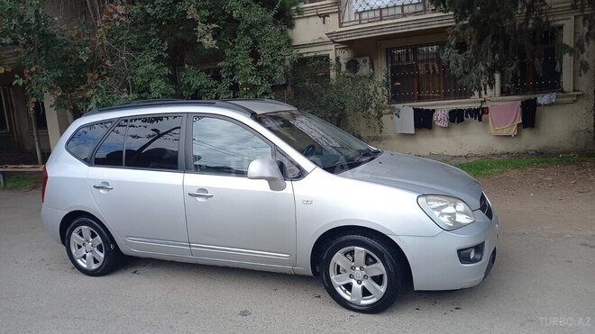 Kia Carens-2
