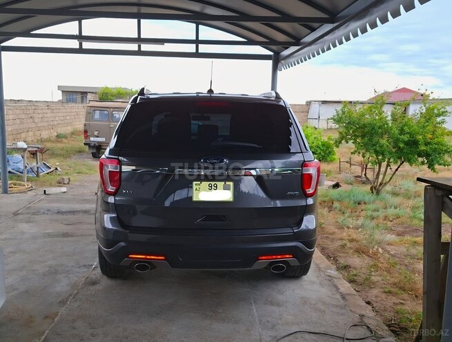 Ford Explorer-2