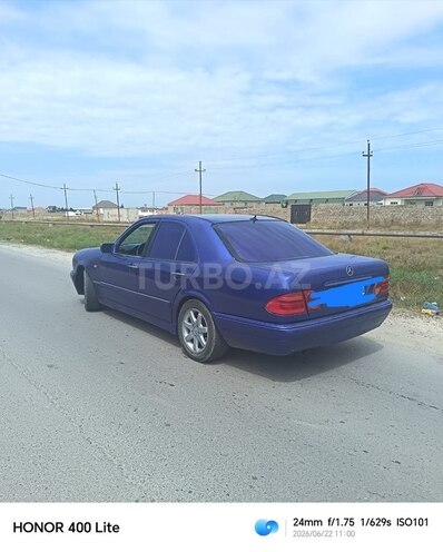 Mercedes E 200-3