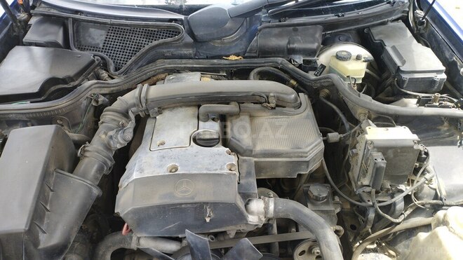Mercedes E 200-4