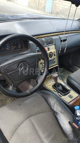Mercedes E 200-7