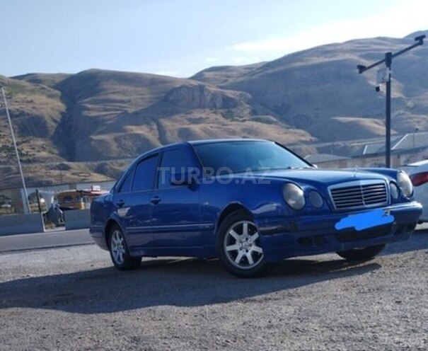 Mercedes E 200-1