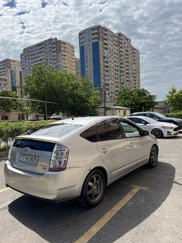 Toyota Prius-4