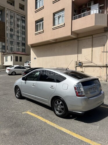 Toyota Prius-2