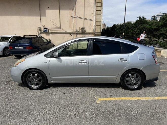 Toyota Prius-5