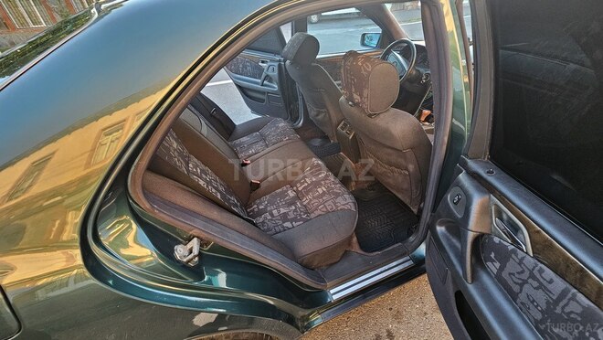 Mercedes E 240-9