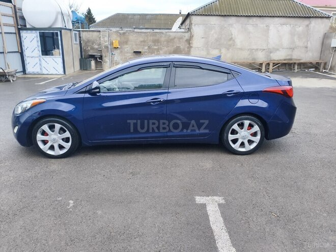 Hyundai Elantra-14