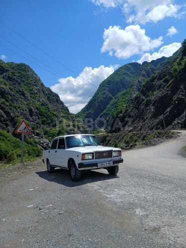 LADA (VAZ) 2107-1
