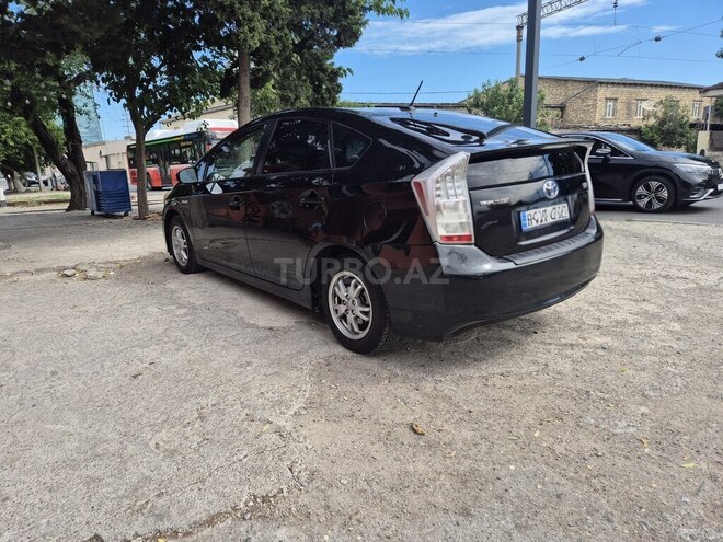 Toyota Prius-2